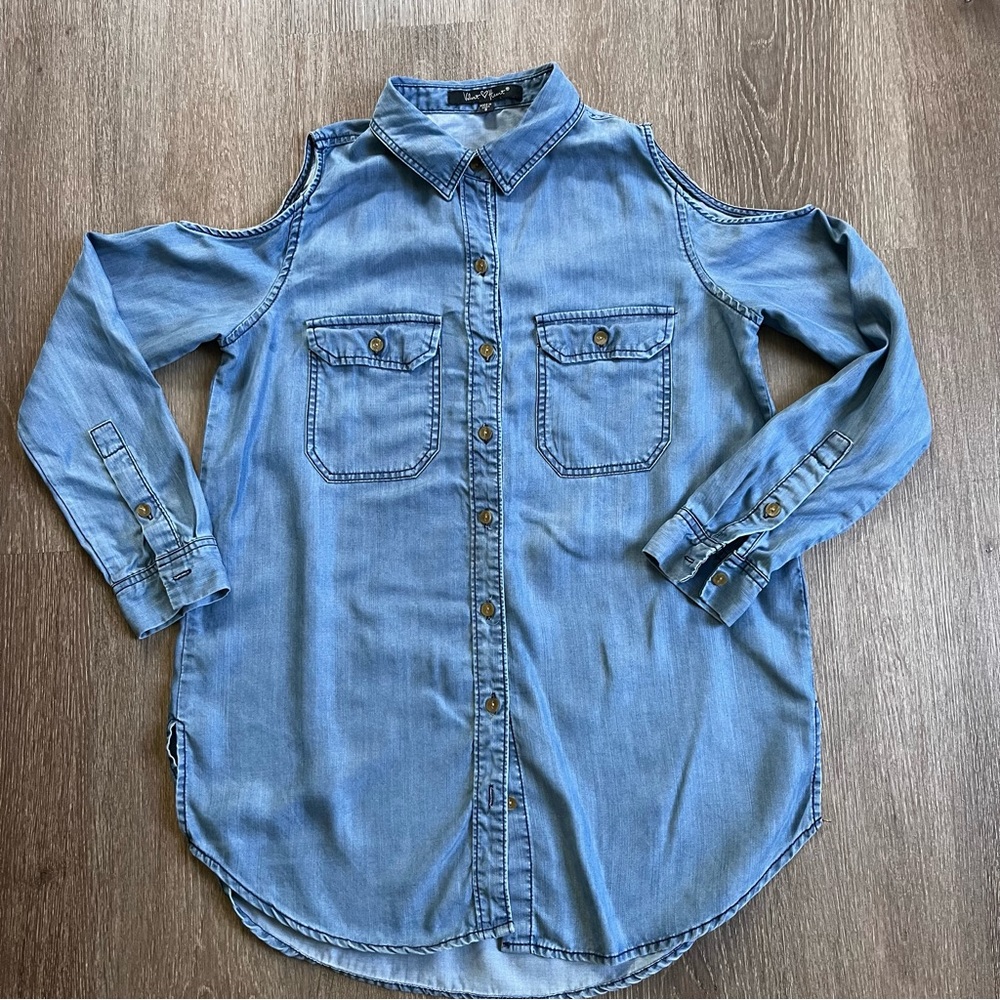 Velvet Heart Blue Tencel Cold Shoulder Button Front Top